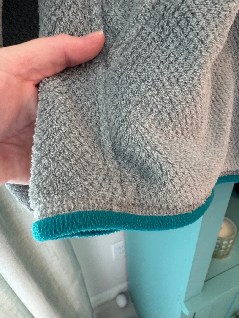 Patagonia Lady’s Light Gray Fleece Snap Pullover with Teal Trim Medium EUC - Picture 7 of 9